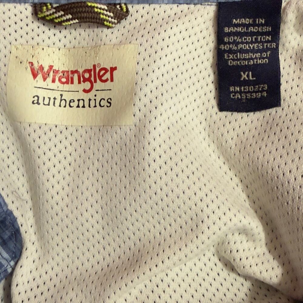 Wrangler Authentics Men’s XL Blue Plaid Vented Fishing Shirt Long Sleeve Outdoor - Picture 2 of 9